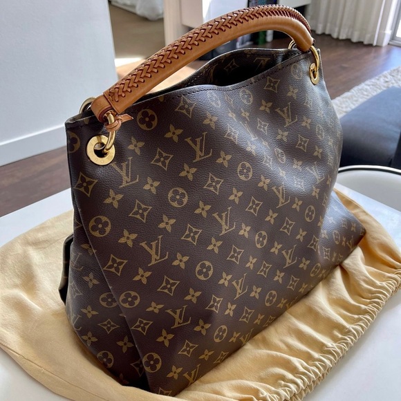 Louis Vuitton Artsy MM Monogram Handbag - Picture 2 of 3